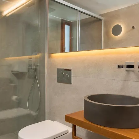 Azatis Luxury * Kato Daratso