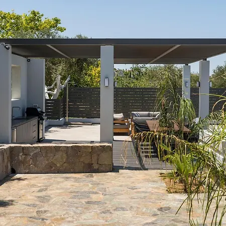 Villa Azatis Luxury Kato Daratso