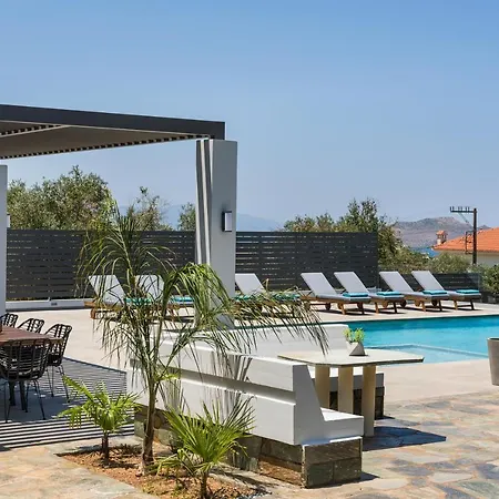 Azatis Luxury Villa
