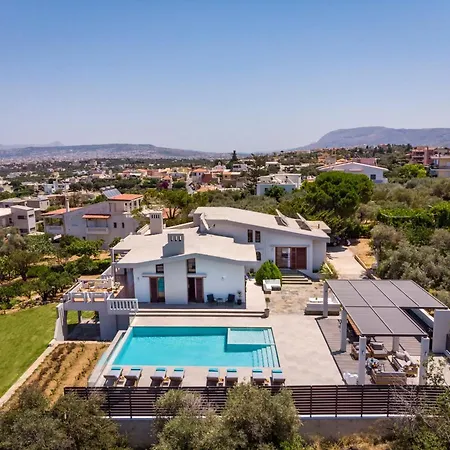 Azatis Luxury Villa *