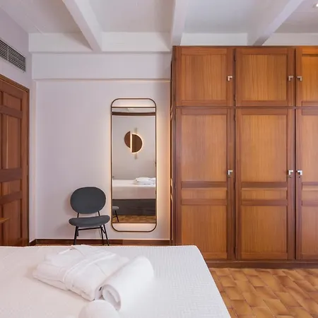 Azatis Luxury Villa