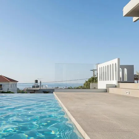 Azatis Luxury Villa
