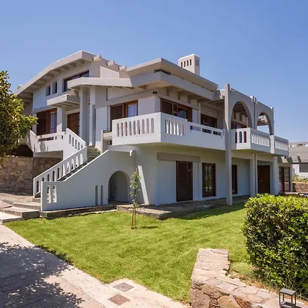 Azatis Luxury Villa *